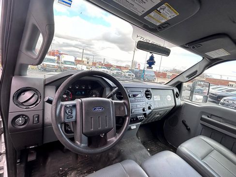 Used 2012 Ford F450 XL w/ XL Value Pkg image 13