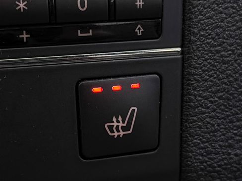 Used 2010 Mercedes-Benz E 350 Sedan image 18