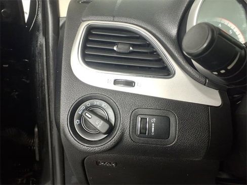 Used 2014 Dodge Journey Limited w/ Flexible Seating Group image 27