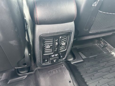 Used 2018 Jeep Grand Cherokee Trailhawk image 23