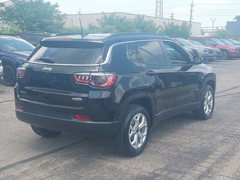 Used 2025 Jeep Compass Latitude AWD/4WD image 7