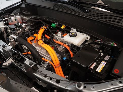 New 2027 Chevrolet Bolt LT w/ Comfort Package FWD image 17