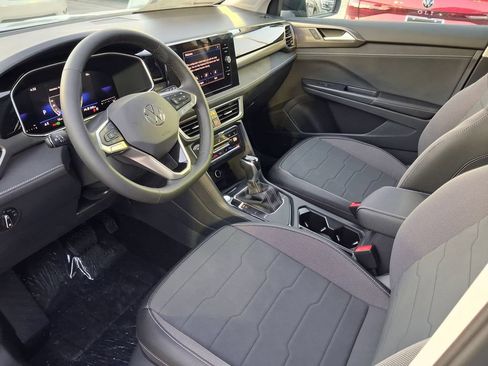 New 2026 Volkswagen Taos SE FWD image 7
