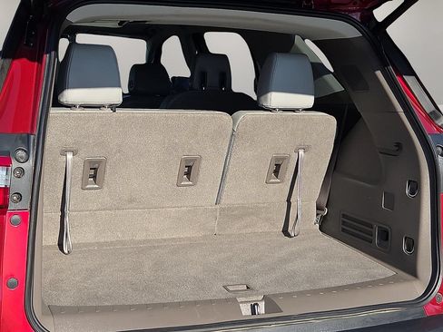 Used 2018 Chevrolet Traverse LT FWD image 8
