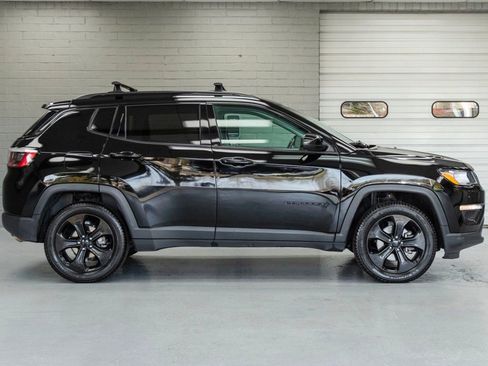 Used 2021 Jeep Compass Latitude w/ Sun and Sound Group image 3