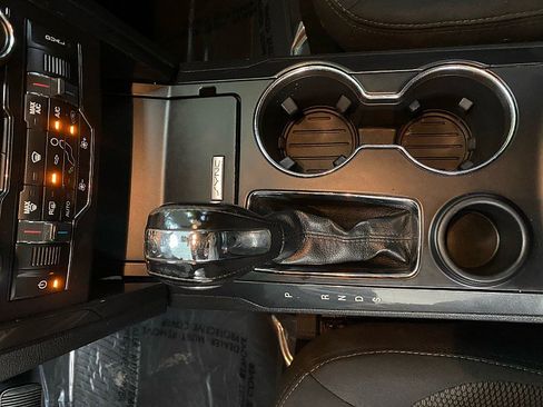 Used 2018 Ford Explorer XLT w/ Equipment Group 201A image 20