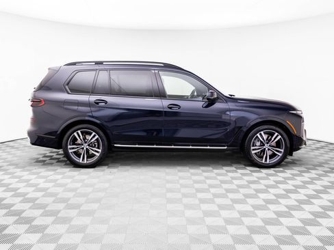 Certified 2026 BMW X7 xDrive40i w/ M Sport Package AWD/4WD image 6