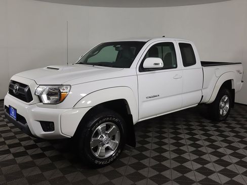 Used 2012 Toyota Tacoma PreRunner image 5