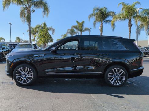 Used 2026 Cadillac Vistiq Sport w/ LPO, Floor Liner Package AWD/4WD image 7