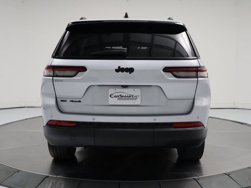 Used 2022 Jeep Grand Cherokee L Laredo image 4