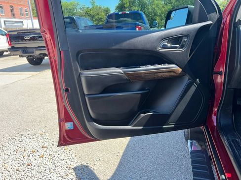 Used 2017 GMC Canyon Denali AWD/4WD image 11