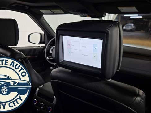 Used 2019 Land Rover Discovery HSE image 45