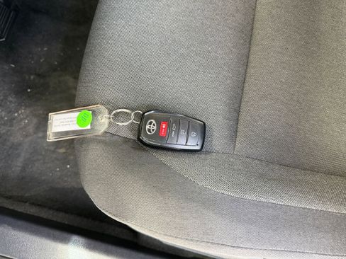 Used 2025 Toyota Camry LE image 22