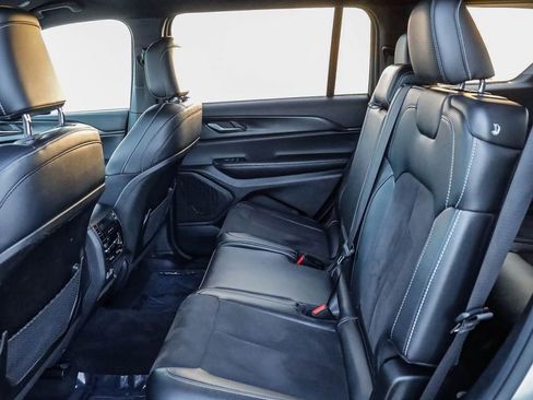 Certified 2024 Jeep Grand Cherokee L Laredo image 22