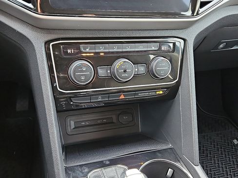 Certified 2023 Volkswagen Atlas SE image 16