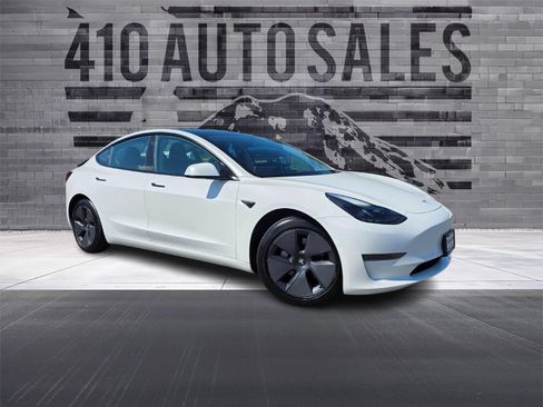 Used 2021 Tesla Model 3 Standard Range Plus RWD image 1