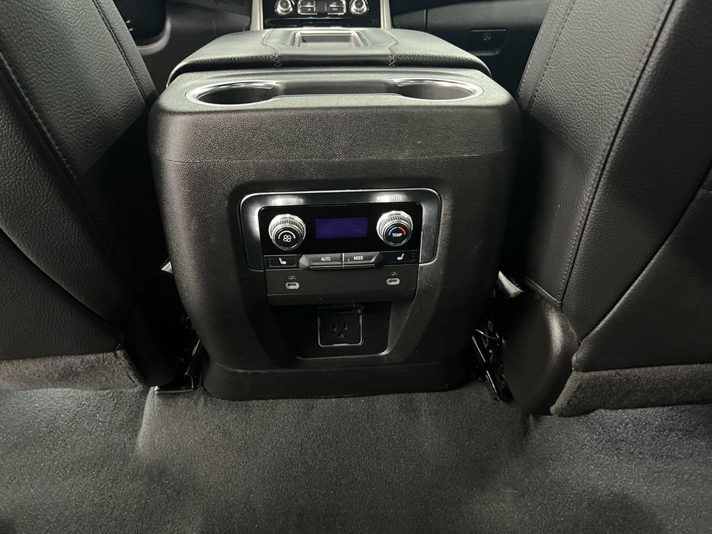 Used 2024 GMC Yukon XL Denali AWD/4WD image 29