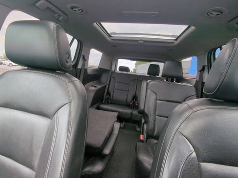 Used 2019 GMC Acadia SLT w/ LPO, Floor Liner Package AWD/4WD image 10