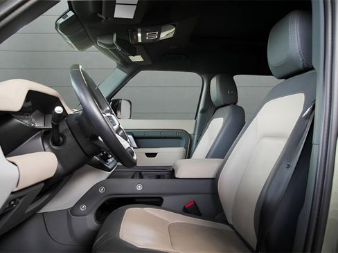 Used 2023 Land Rover Defender 110 X-Dynamic SE image 18