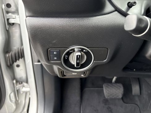 Used 2018 INFINITI QX30 Premium w/ Cargo Package image 24