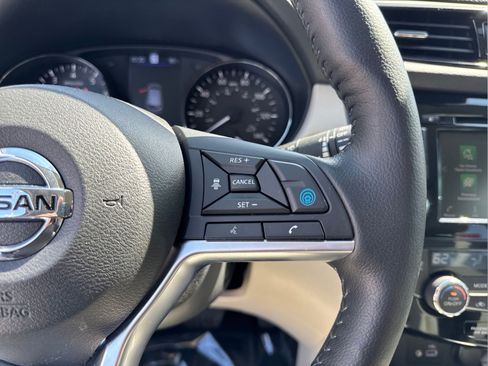 Certified 2022 Nissan Rogue Sport SL w/ Premium Package AWD/4WD image 22