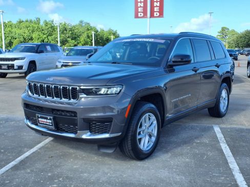 Used 2024 Jeep Grand Cherokee L Laredo AWD/4WD image 3