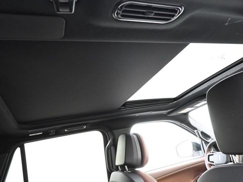 New 2026 Lincoln Navigator L Reserve AWD/4WD image 17