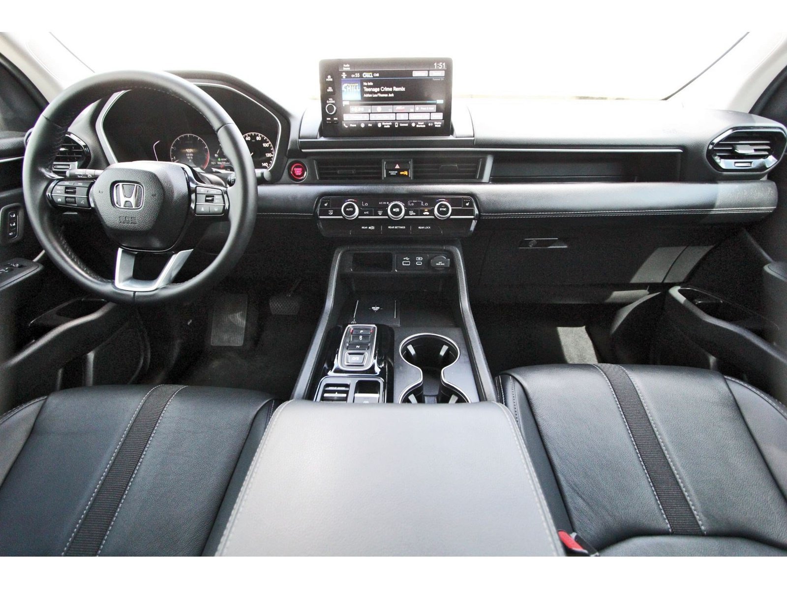 Used 2025 Honda Pilot EX-L image 10
