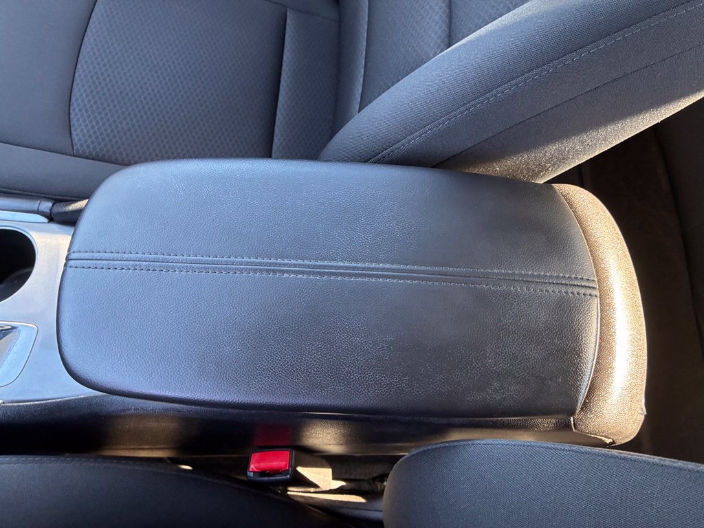Used 2018 Chevrolet Malibu LT FWD image 39