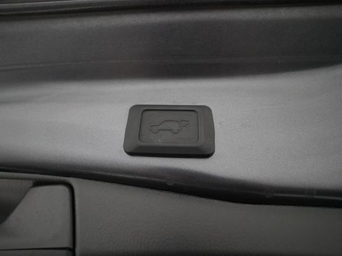 Used 2025 Toyota RAV4 XLE w/ Convenience Package AWD/4WD image 15