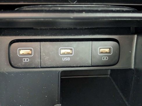 Used 2021 Kia Sorento LX image 21