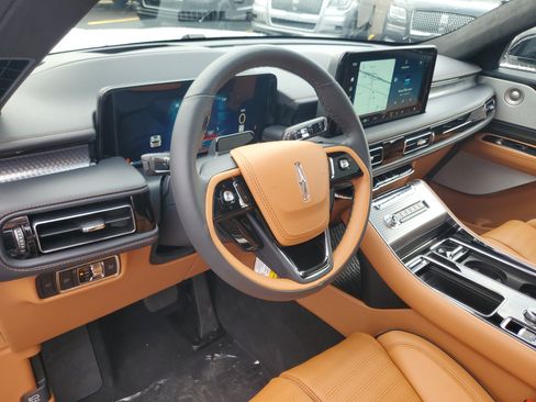 New 2027 Lincoln Aviator Black Label w/ Dynamic Handling Package AWD/4WD image 12