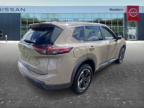 Certified 2025 Nissan Rogue SV AWD/4WD image 5