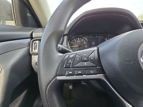 Used 2019 Nissan Rogue S image 11