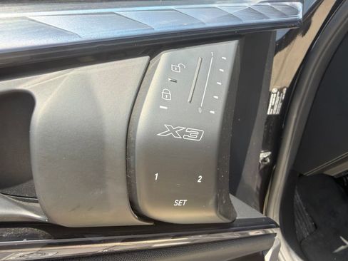 Used 2025 BMW X3 xDrive30i AWD/4WD image 23