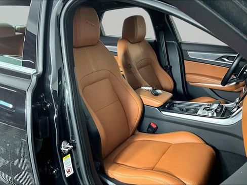 Used 2022 Jaguar XF R-Dynamic SE AWD/4WD image 27