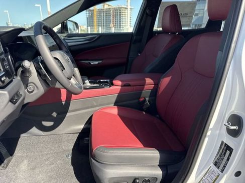 Used 2025 Lexus NX 250 FWD w/ Accessory Package (K3) image 11