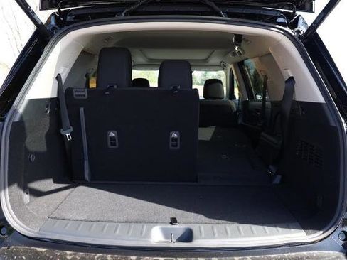 New 2026 Nissan Pathfinder SV image 8