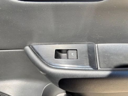 Used 2024 Nissan Rogue S FWD image 24