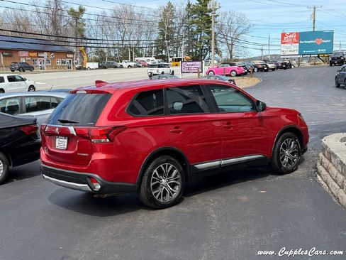 Used 2017 Mitsubishi Outlander ES AWD/4WD image 10