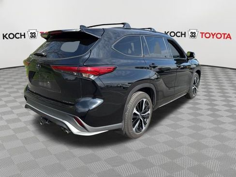Used 2022 Toyota Highlander XSE AWD/4WD image 8