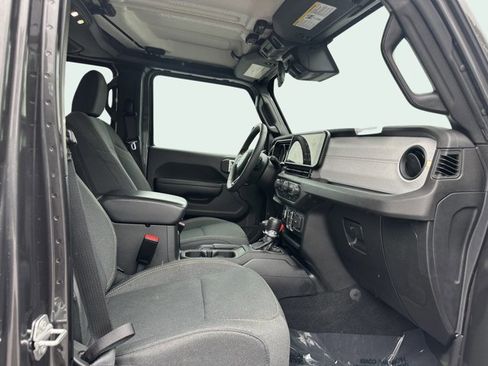 Certified 2024 Jeep Gladiator Sport image 12