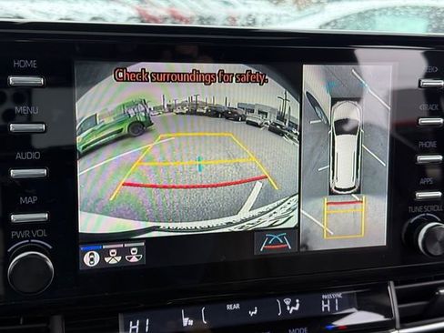 Certified 2021 Toyota Sienna Platinum image 18