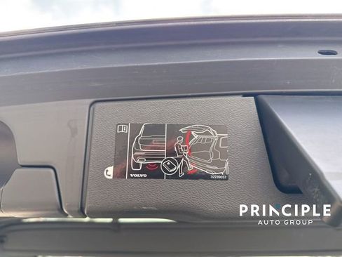 Used 2019 Volvo XC60 T5 Momentum w/ Premium Package image 34