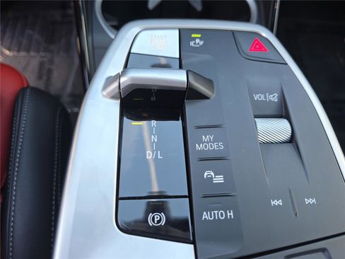 Used 2025 BMW X1 xDrive28i image 19