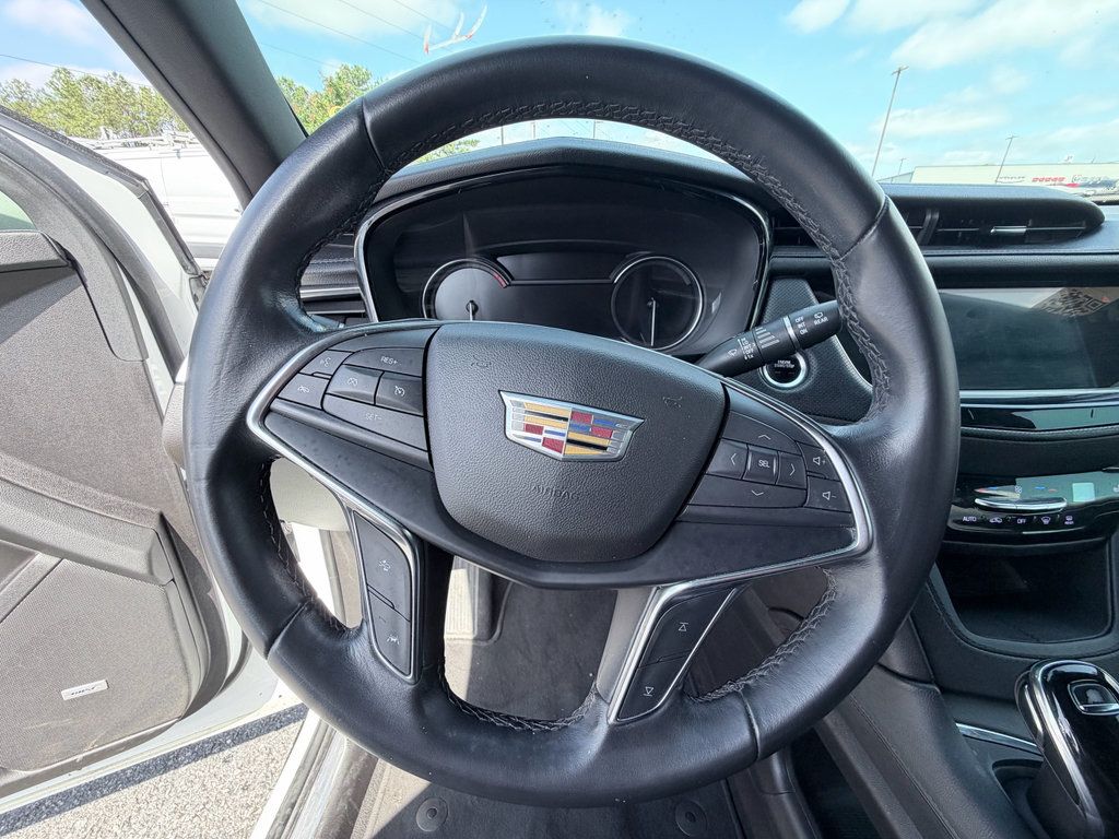Used 2023 Cadillac XT5 Luxury FWD image 12