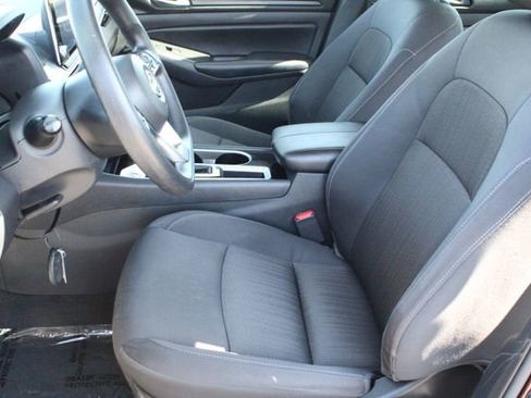 Used 2024 Nissan Altima 2.5 SV image 32