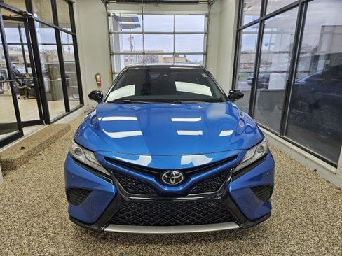 Used 2018 Toyota Camry XSE image 6
