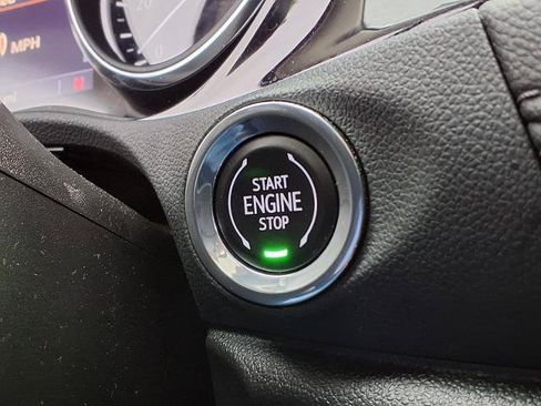 Used 2022 Buick Encore GX Essence w/ Experience Buick Package FWD image 10