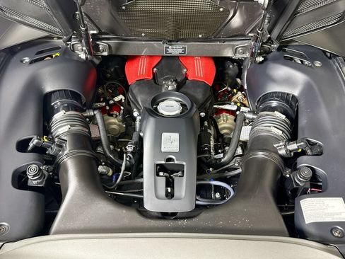 Used 2019 Ferrari 488 Spider RWD image 5